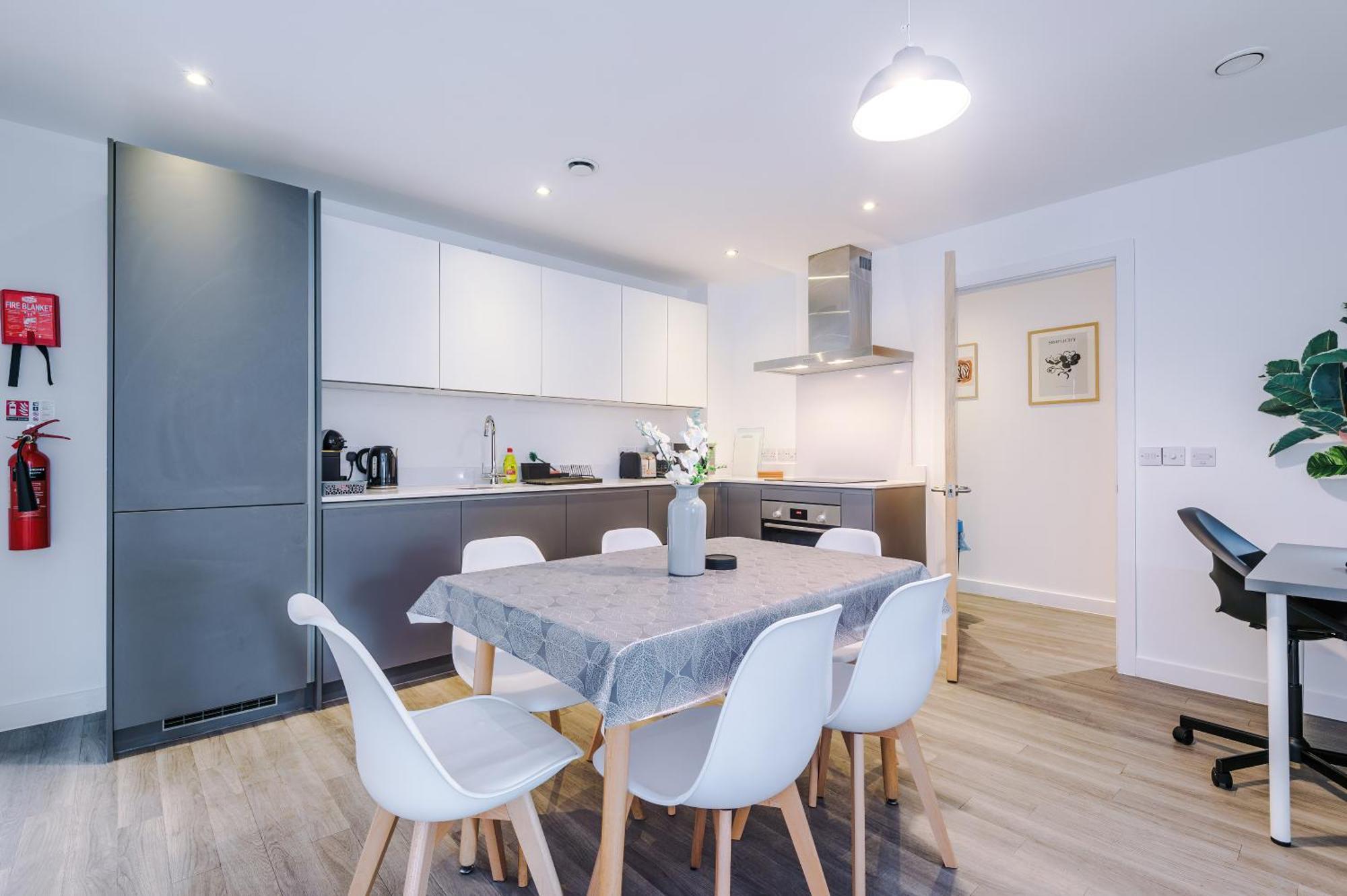 Hilltop Serviced Apartments- Northern Quarter 曼彻斯特 外观 照片